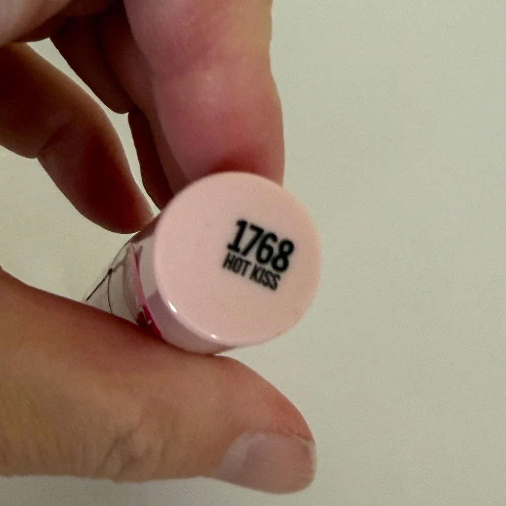Hard Candy Syrup Kiss Lip Stain Women 0.11oz Hot Kiss 1768 New Sealed Pink Gloss